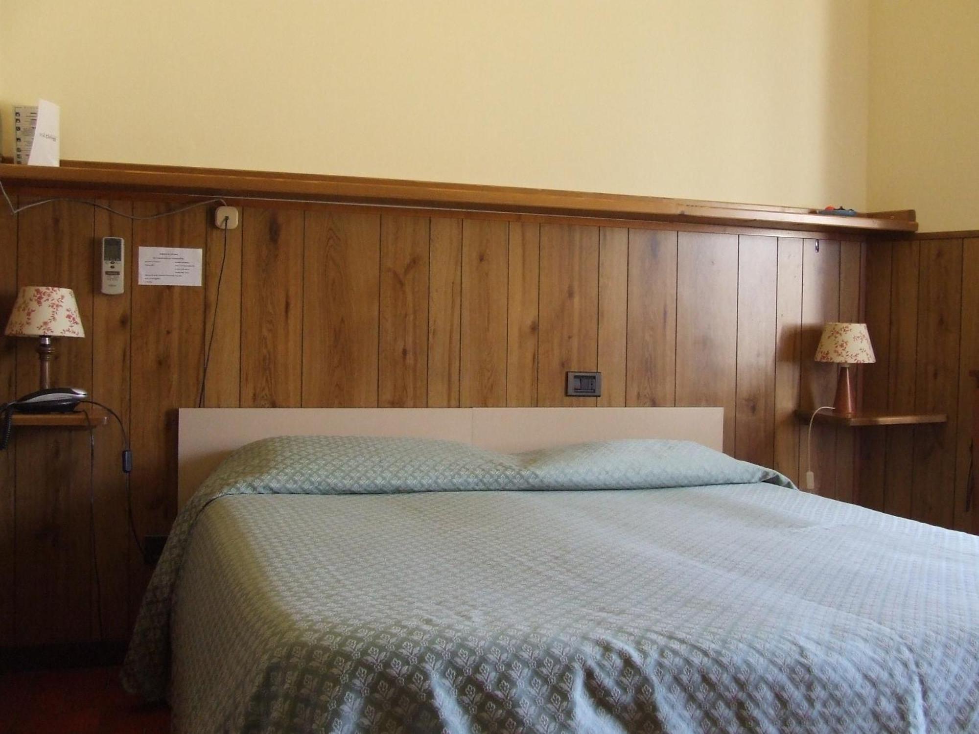 Albergo Il Cochino Montale  Buitenkant foto