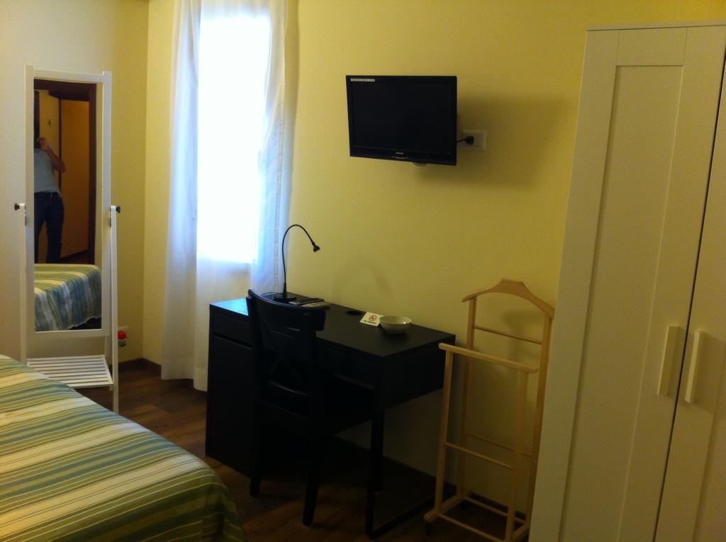 Albergo Il Cochino Montale  Buitenkant foto