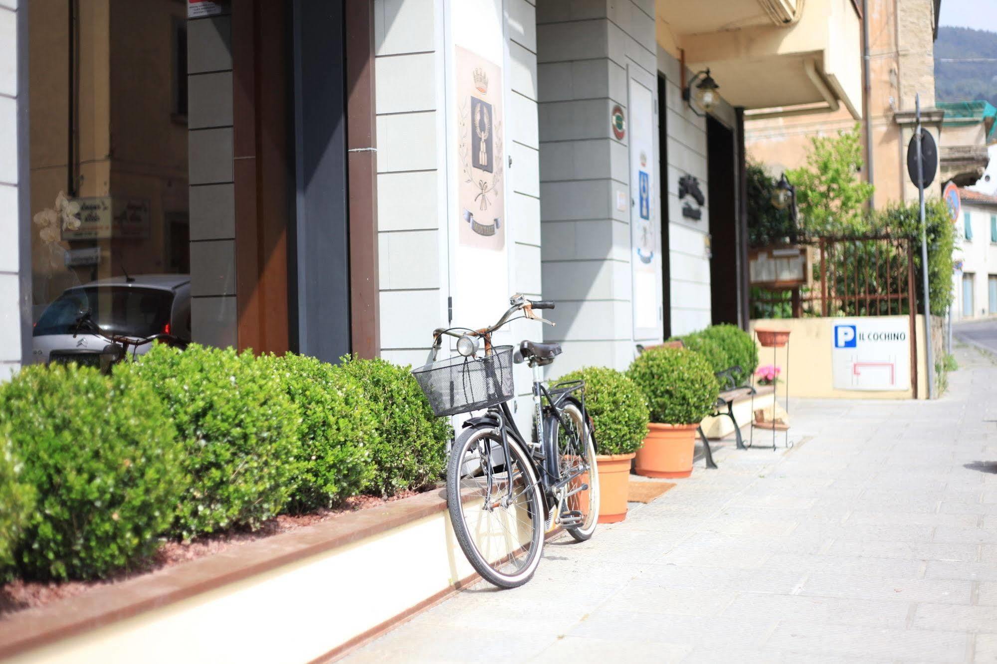Albergo Il Cochino Montale  Buitenkant foto