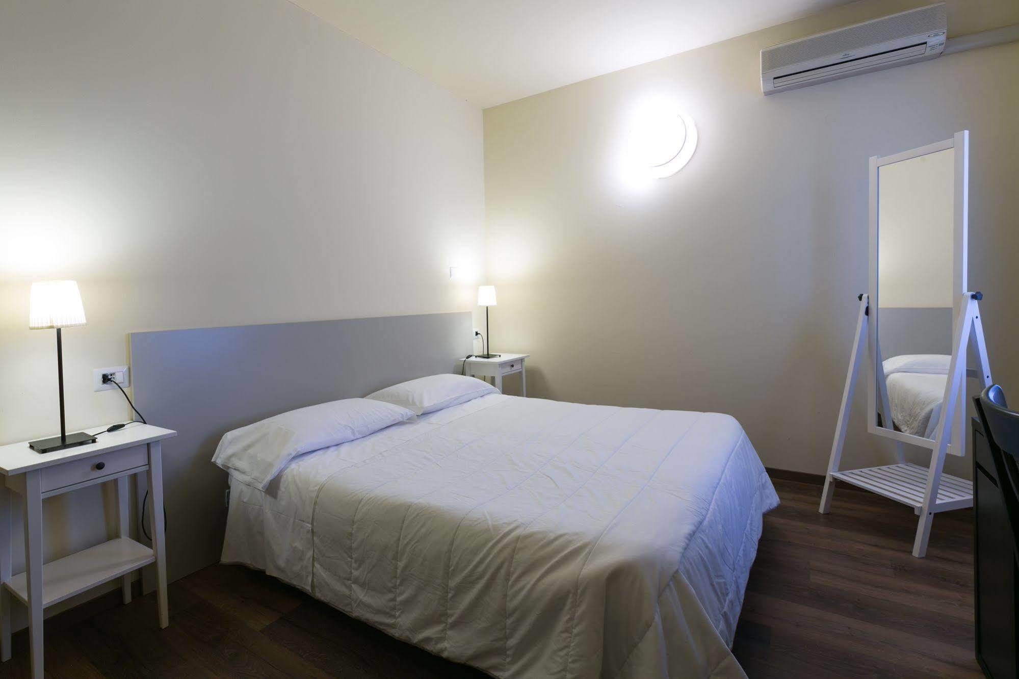 Albergo Il Cochino Montale  Buitenkant foto