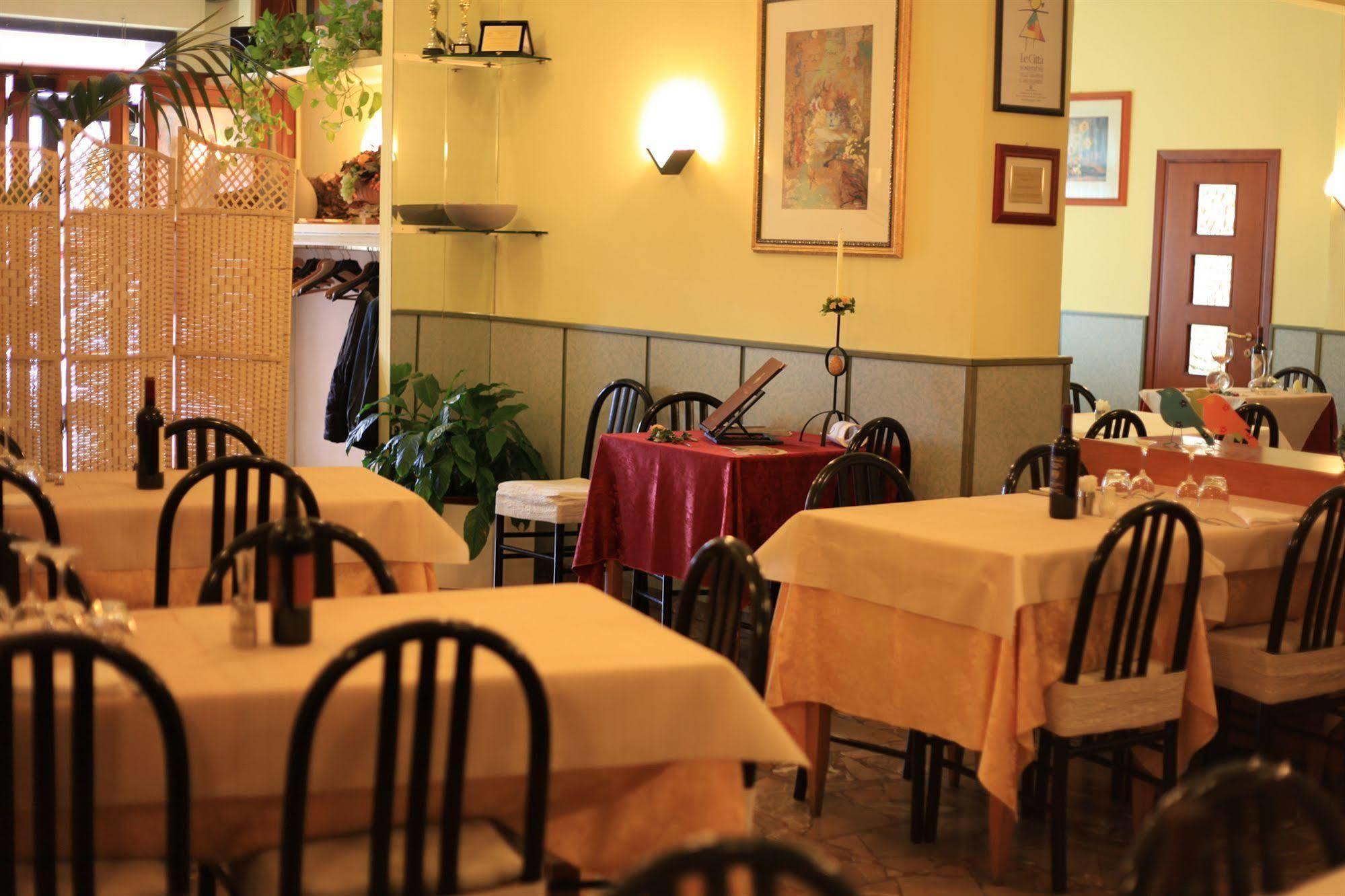 Albergo Il Cochino Montale  Buitenkant foto